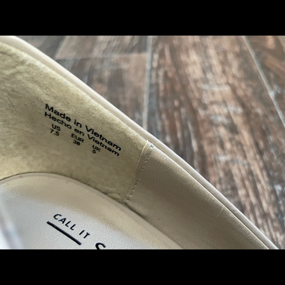 Nude Pumps - Picture 4 of 5